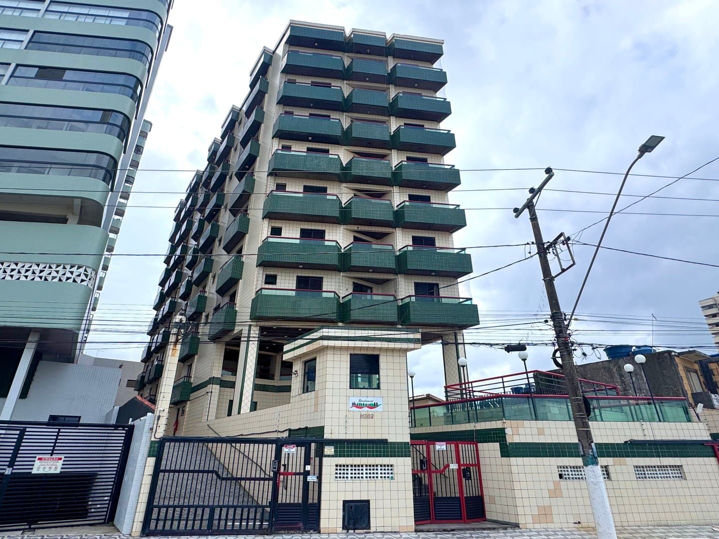 1 DORMITÓRIO - FRENTE MAR