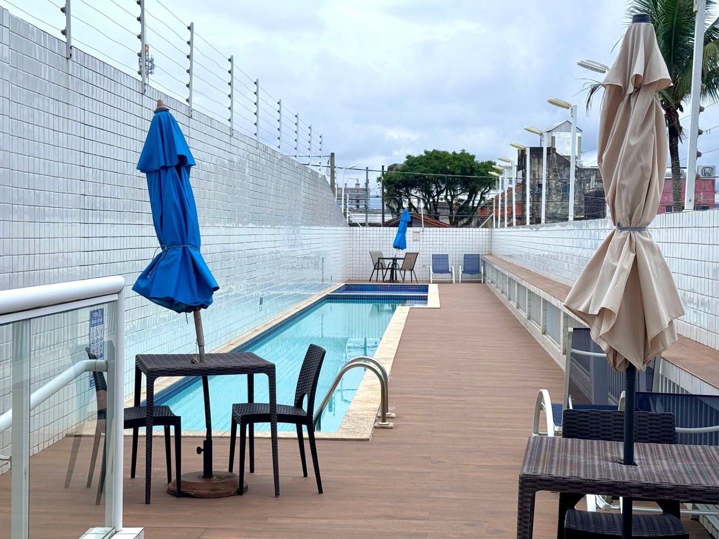 2 DORMITÓRIOS E 2 VAGAS DE GARAGEM - Foto 3