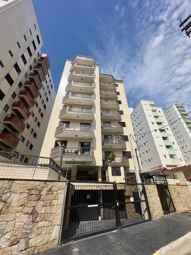 1 DORMITÓRIO AMPLO E MOBILIADO