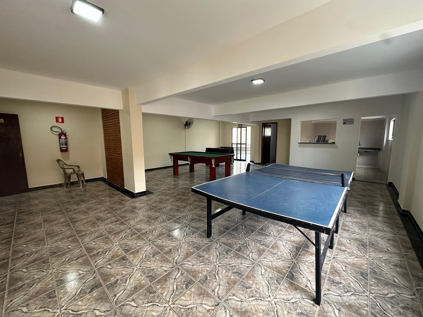 1 DORMITÓRIO AMPLO E MOBILIADO - Foto 2